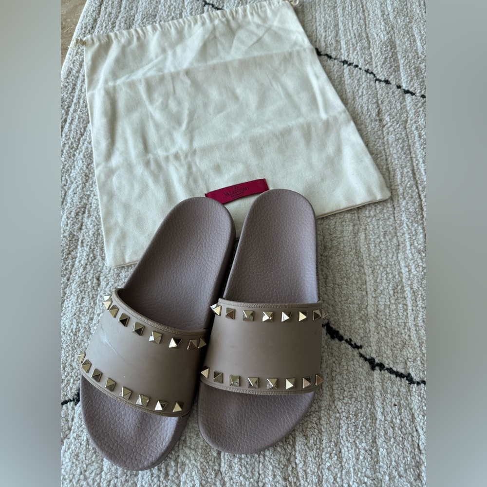 VALENTINO GARAVANI ROCKSTUD RUBBER SLIDES SIZE 37 - Picture 10 of 11